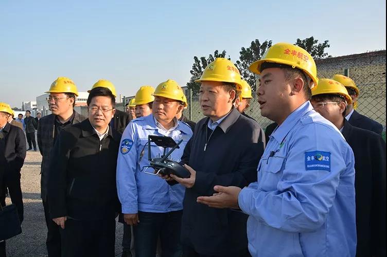 副省長劉偉體驗(yàn)自由鷹1S